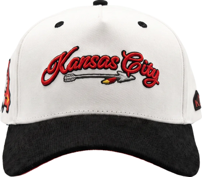 Kansas City Script in Cream / Black