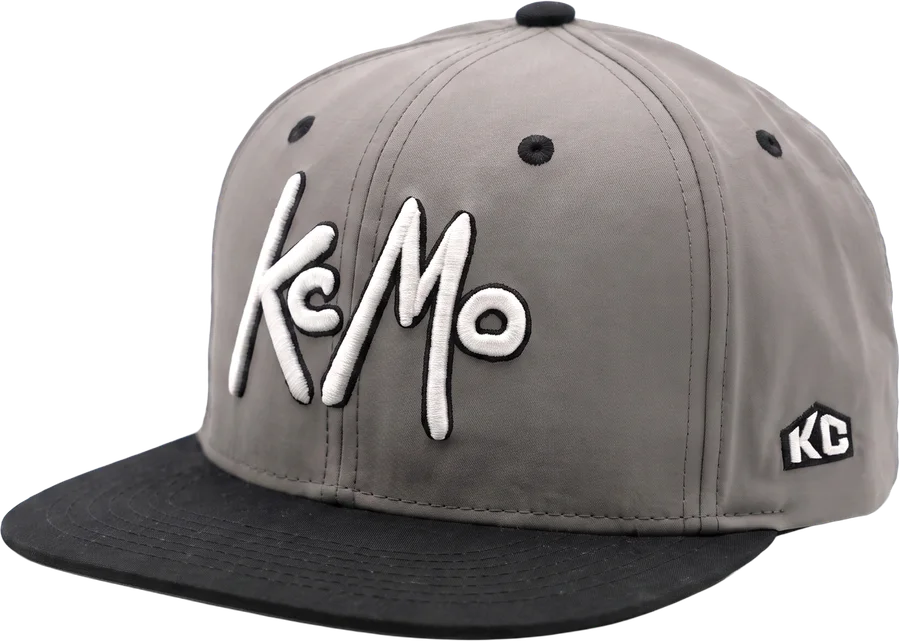 KcMo 816 hat, three-quarter view